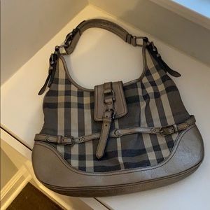 Burberry purse